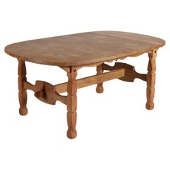 Mesa de comedor ovalada y extensible danesa de roble, al estilo de Henning Kjærnulf, de los años 70