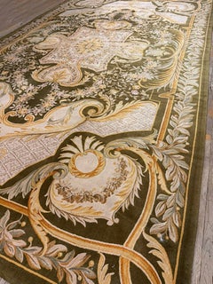 Contemporay Luxury Green Field Medallion Antique European Savonnerie Gallery Rug
