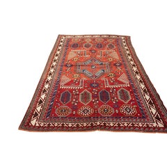 Antiker kaukasischer Stammes-Teppich „Akstafa Kazak“ aus den 1900er Jahren mit leuchtend rotem Feld und geometrischen Mustern