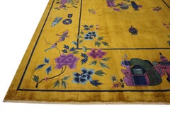 Tappeto cinese antico in stile Art Déco modernista, anni ’20, giallo brillante, con motivi floreali, annodato