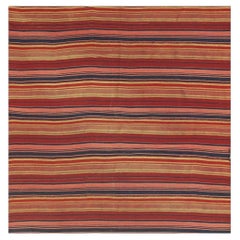 Tappeto kilim decorativo turco vintage degli anni ’50, a trama piatta, con motivi a strisce e campi multipli