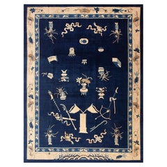 Alfombra china antigua de Pekín, de color azul marino y beige, con motivos de estilo chinoiserie