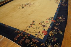 Beiger, antiker, handgeknüpfter chinesischer Art-Déco-Teppich aus Peking aus den 1920er Jahren, 13'2" x 14'