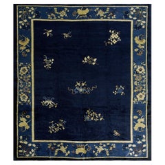 Alfombra china cuadrada de estilo Pekín de los años 20, con motivos florales, azul marino, antigua, de lana anudada con diseño integral