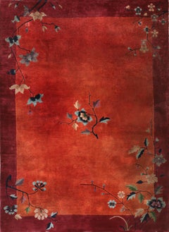 Petit tapis décoratif chinois Art déco des années 1920, en laine nouée, à motifs floraux rouges