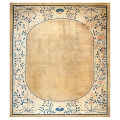 Tappeto cinese antico di Pechino degli anni '90 del XIX secolo, con motivo floreale su sfondo beige, 11' 4'' x 14'