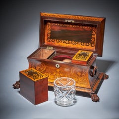 Boîte à thé en marqueterie d'amboyna en bois de rose et sarcophage de style George IV Régence