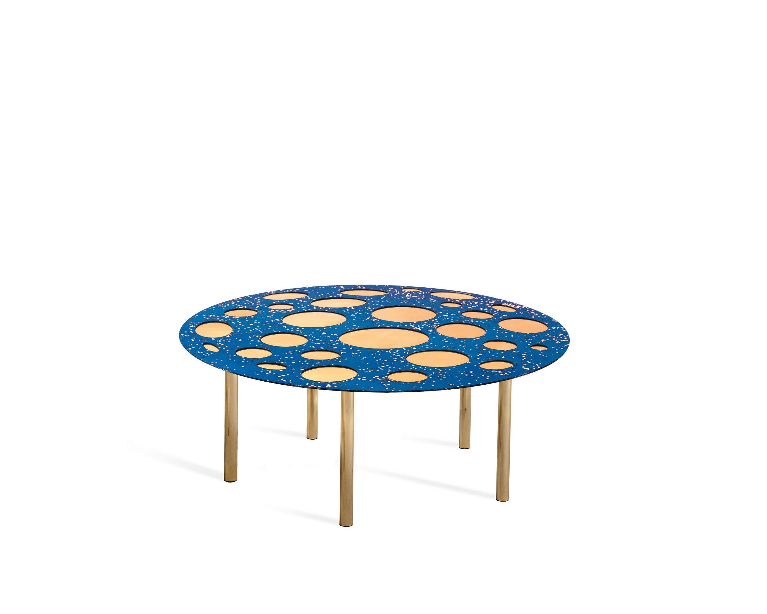En vente : Blue (Blue Star Dust) Petite table Venny du 21ème siècle en couches de miroirs décoratifs de Matteo Cibic