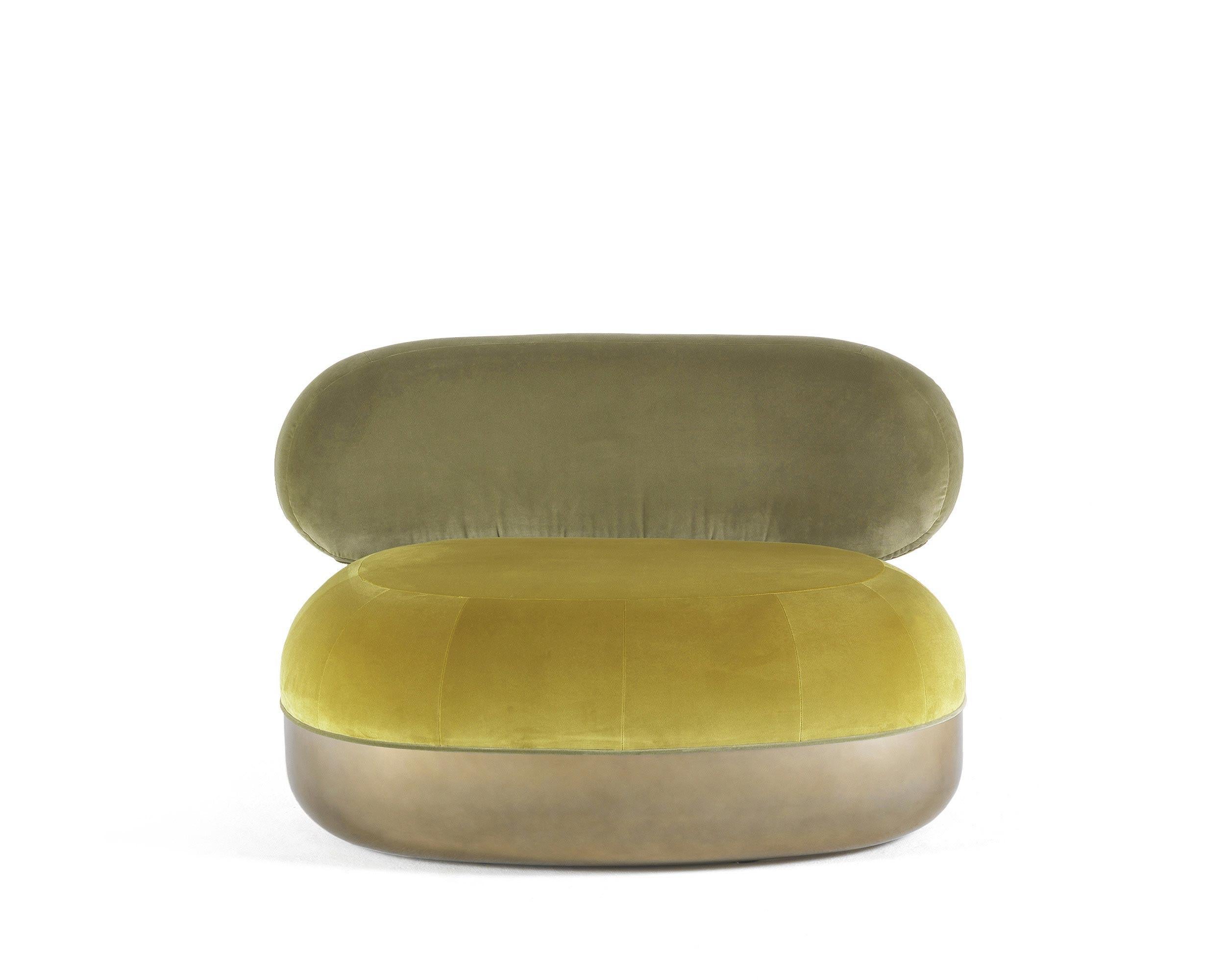 En vente : Green Fauteuil Belmer du 21e siècle en velours de Matteo Cibic