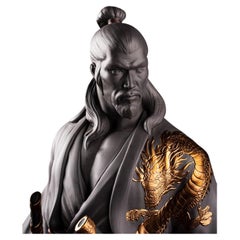 Shogun Heritage-Skulptur aus mattschwarzem Porzellan & Gold  Luxuriöse japanische Kunst