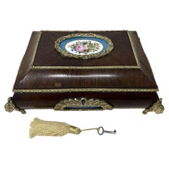 Portagioie antico in porcellana di Sèvres, con struttura in legno, stile Regency, 19Ct