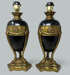 Par de lámparas de mesa eléctricas antiguas de estilo vintage, de porcelana azul cobalto con detalles dorados y bronceados