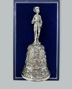 Antique Vintage English Sterling Dinner Table Bell London Hallmark 1976. 10.7ozs