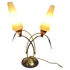 Lampada da tavolo vintage in ottone e opalina bianca, 1950 circa