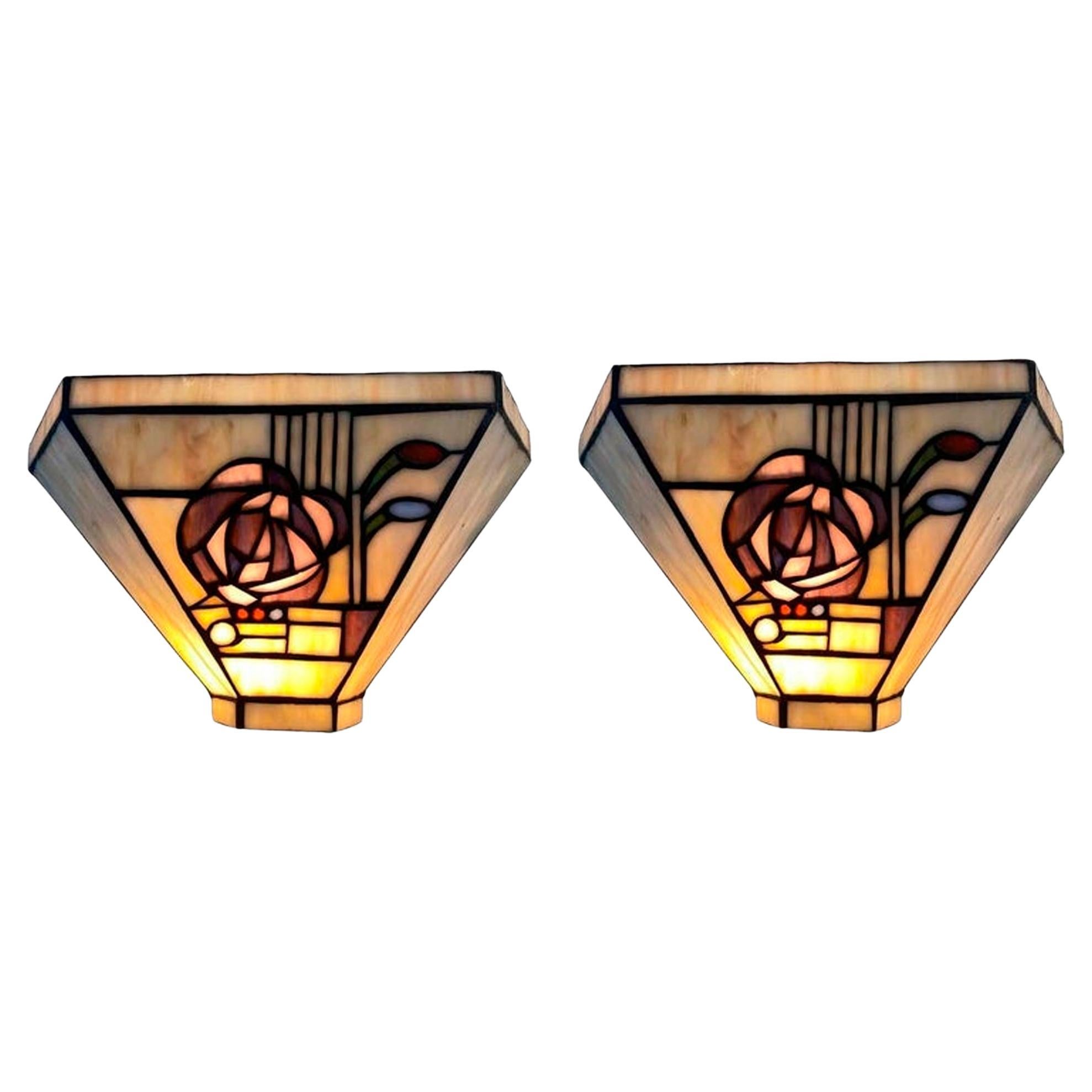 Ein Paar schöne Art Deco Style Wall Lights