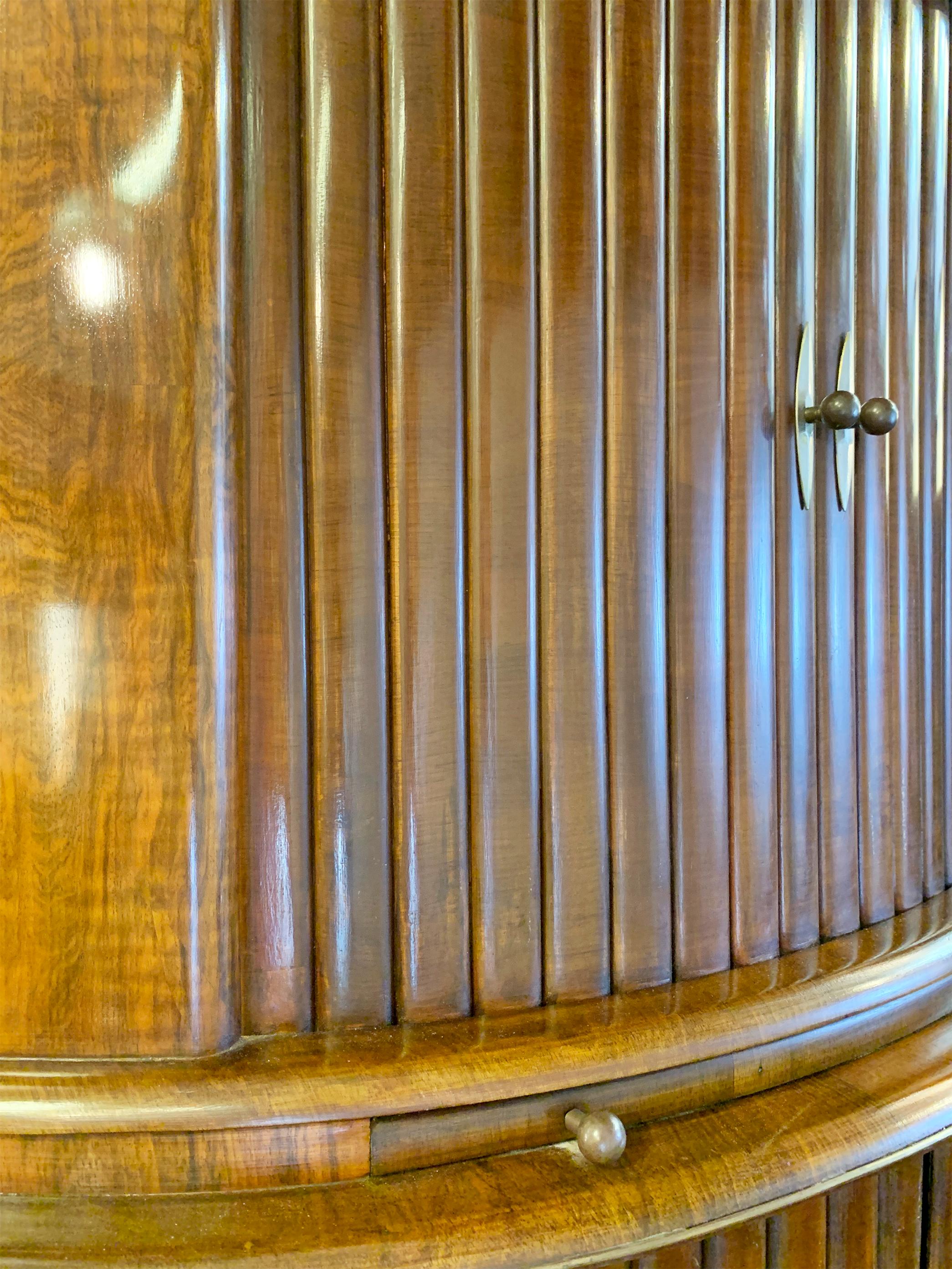 Art Deco Dry Bar Cabinet, circa 1930's For Sale 6