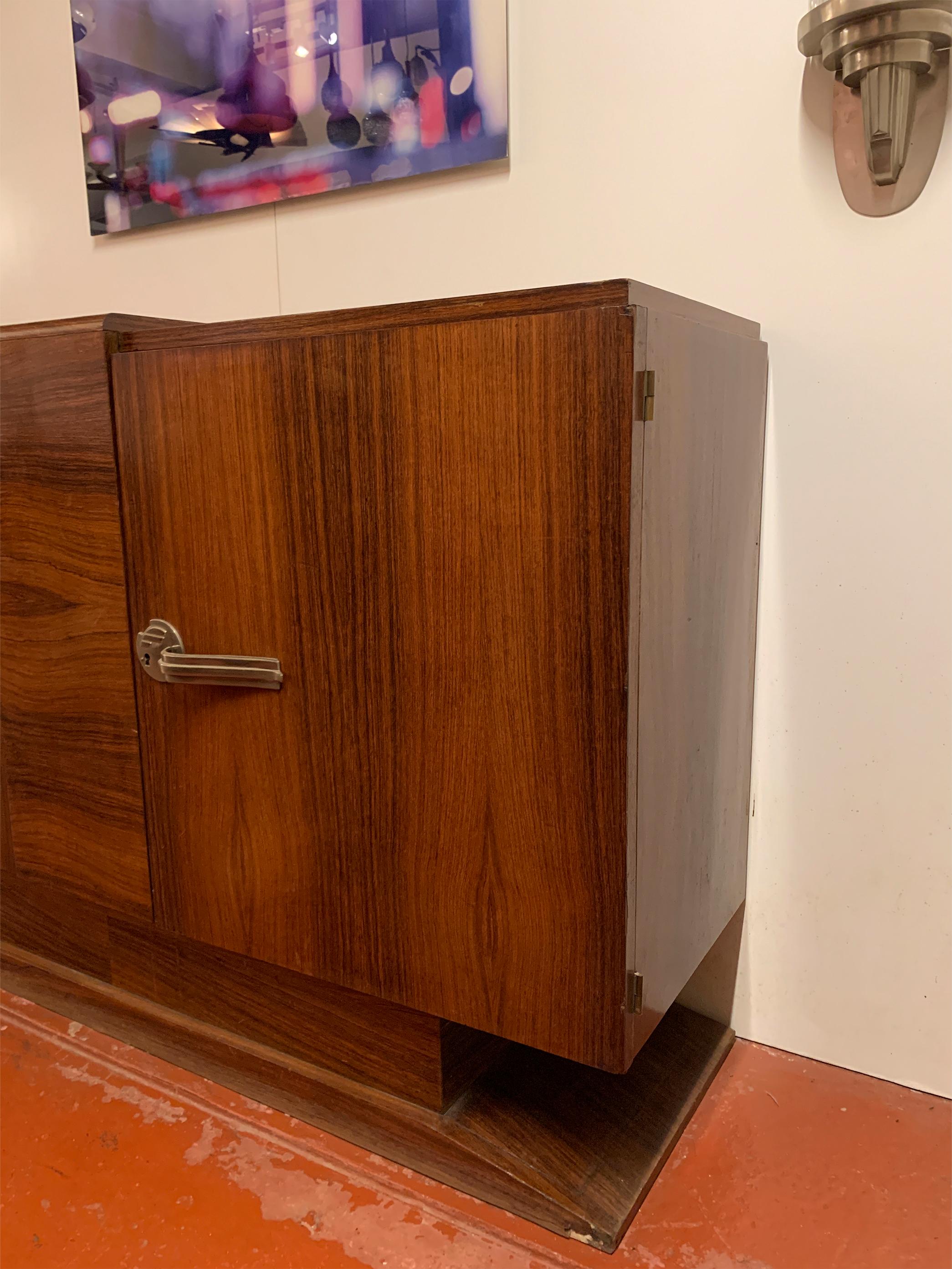 Impiallacciato Credenza Art Deco francese in ebano Macassar, CIRCA 1930 in vendita
