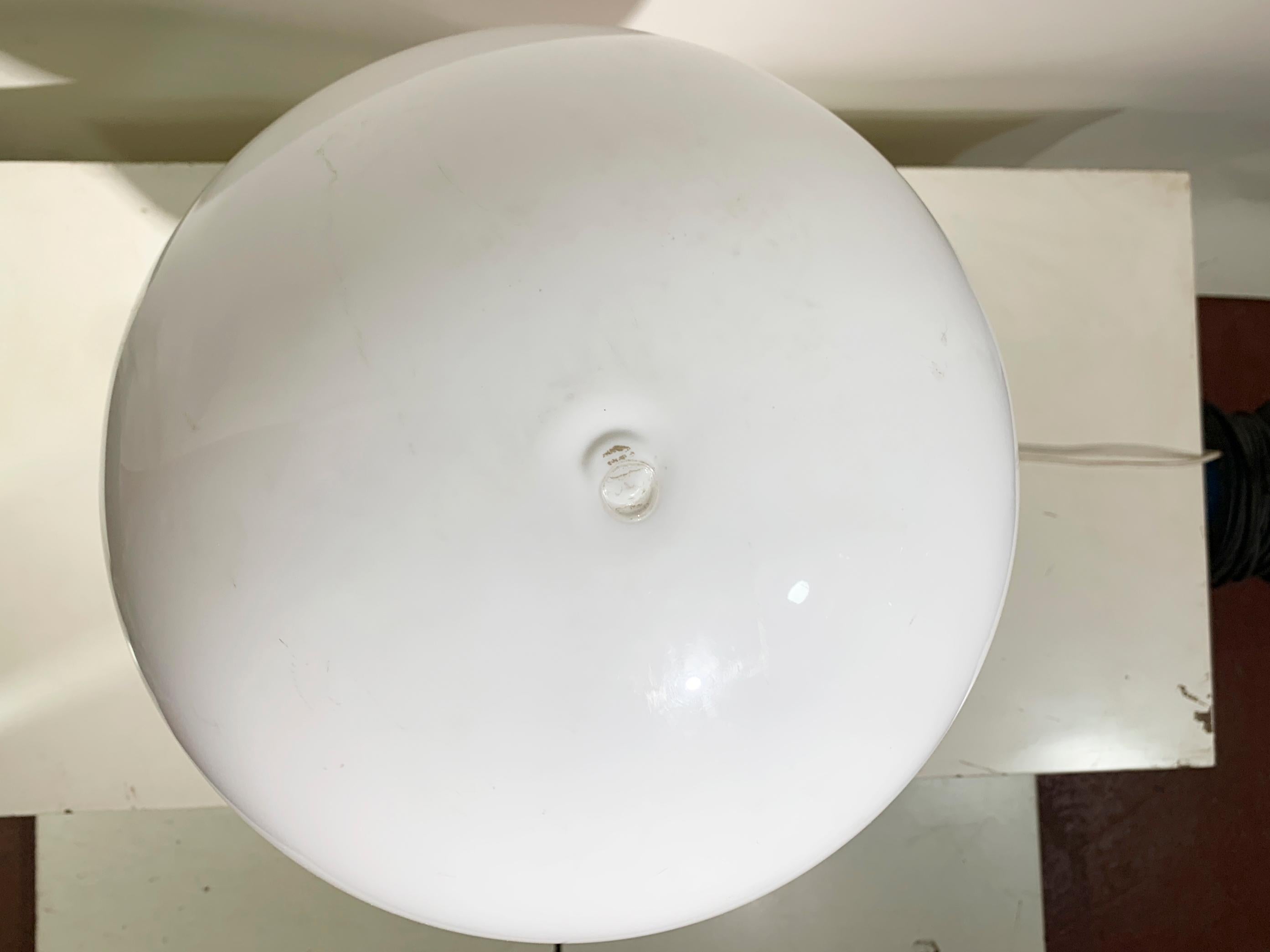 Late 20th Century Space Age Floor Lamp in Red and White Plastic, Circa 1970 For Sale 7