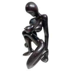 Scultura astratta raffigurante un nudo in legno nero africano (mpingo) della Tanzania, metà del secolo scorso, anni '60