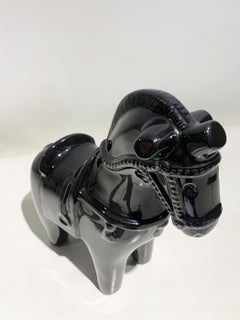 Scultura italiana di cavallo in ceramica smaltata nera della metà del secolo, in stile Bitossi, firmata