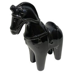 Scultura italiana di cavallo in ceramica smaltata nera della metà del secolo, in stile Bitossi, firmata