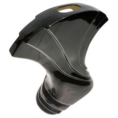 Vaso a forma di ventaglio scultoreo in ceramica nera smaltata in stile Art Déco postmoderno, firmato Lulu, 1989