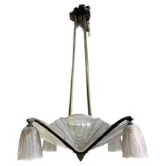 Lustre Art déco français en verre dépoli et laiton, signé Frontisi, vers 1930