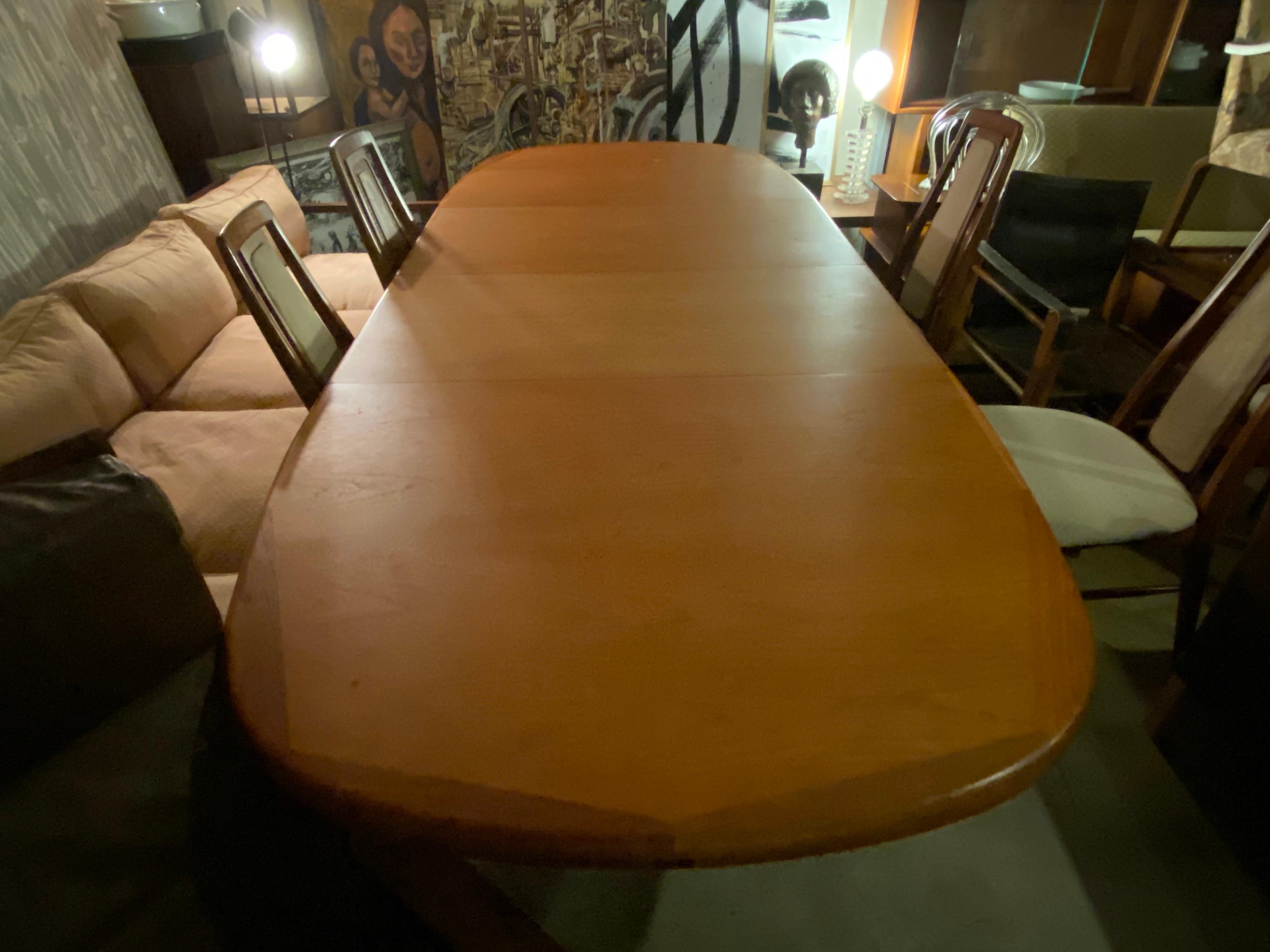 Danish Teak Dining Table with Two Leaves 8