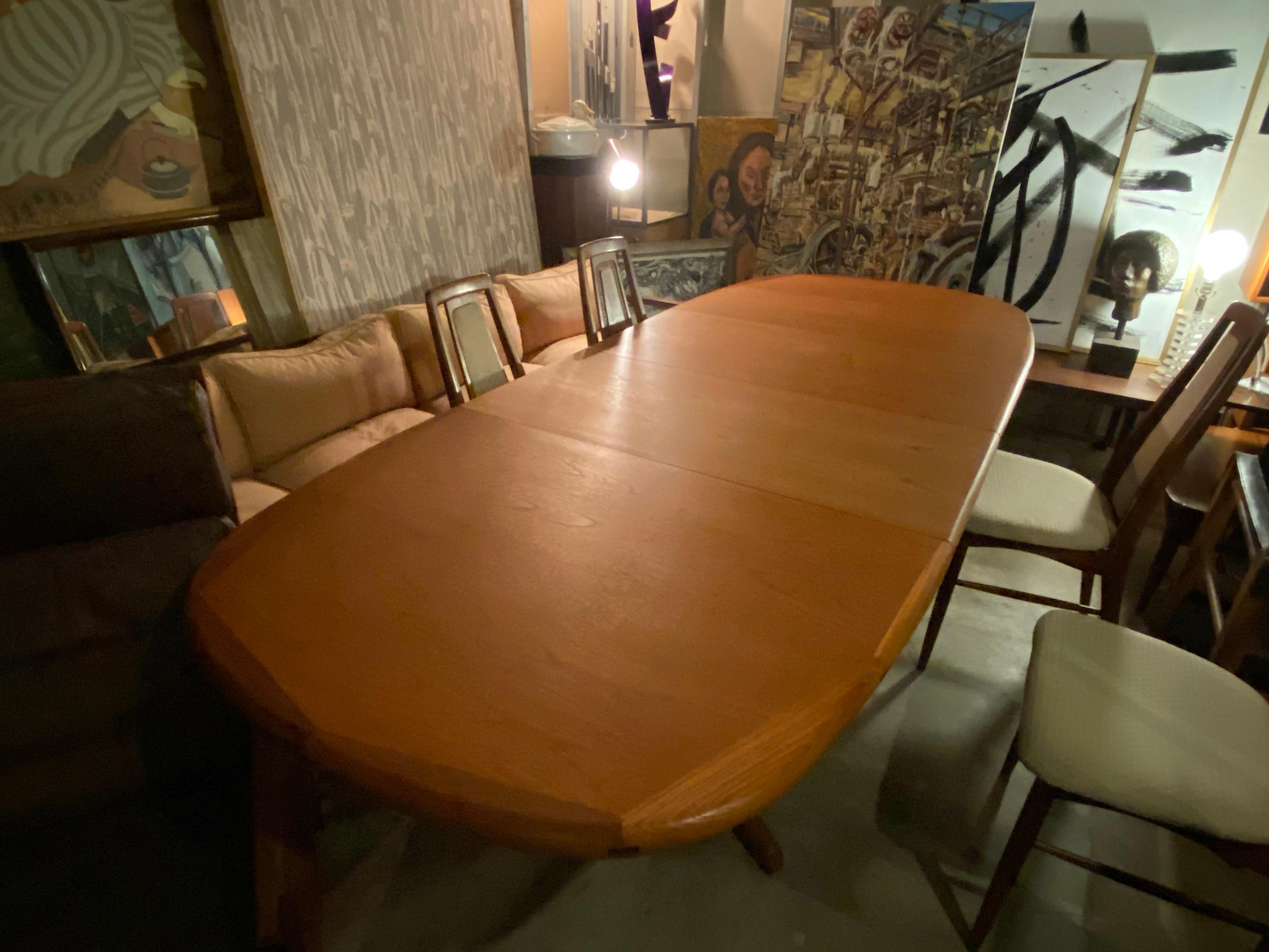 Danish Teak Dining Table with Two Leaves 9