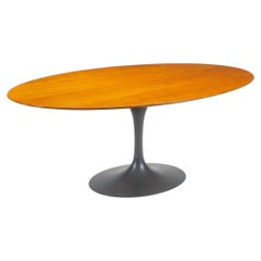 Oval Tulip Dining Table by Eero Saarinen for Knoll, circa 1990s
