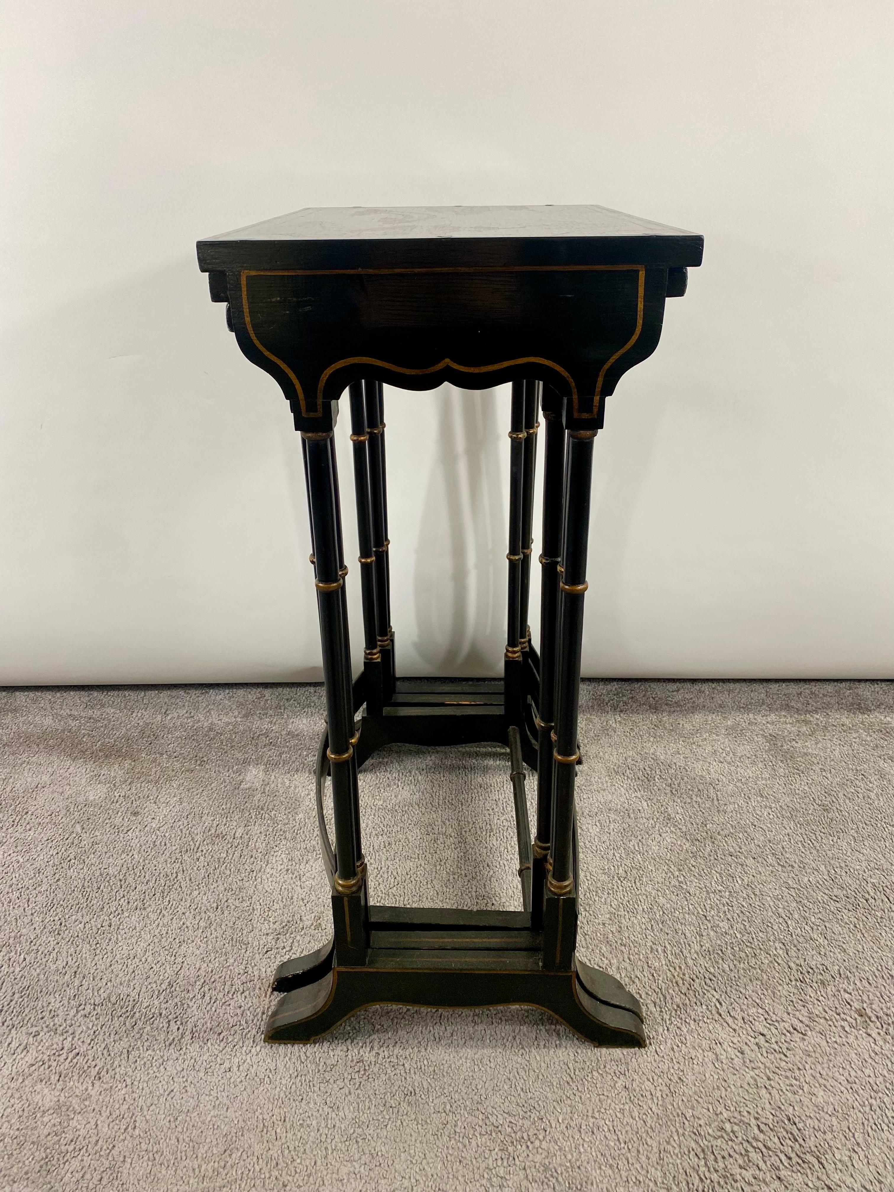 Early 20th Century Chinoiserie Black Lacquered Japanned Nesting Tables, Set of 3 For Sale 5