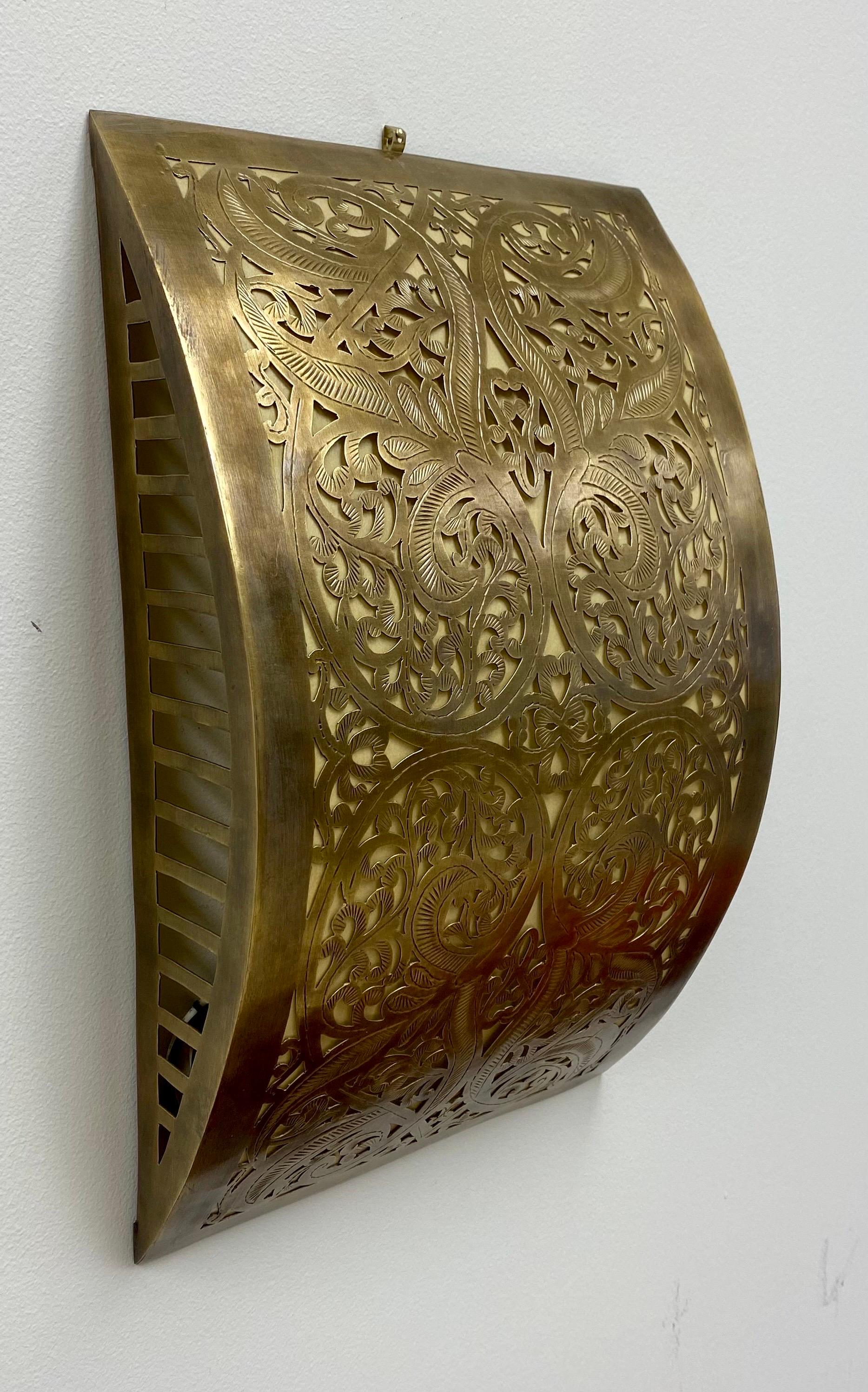 Late 20th Century Hollywood Regency Style Brass Filigree Design Wall Sconce, a Pair For Sale