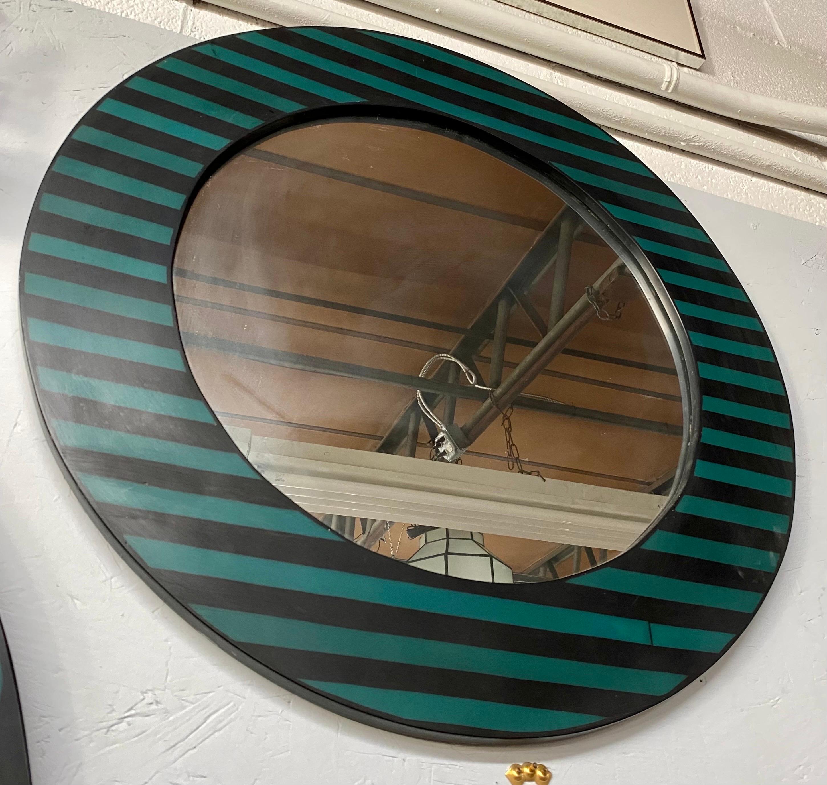 Mid-Century Modern Style Resin Round Mirror in  Emerald and Ebony , a Set of 3 For Sale 2