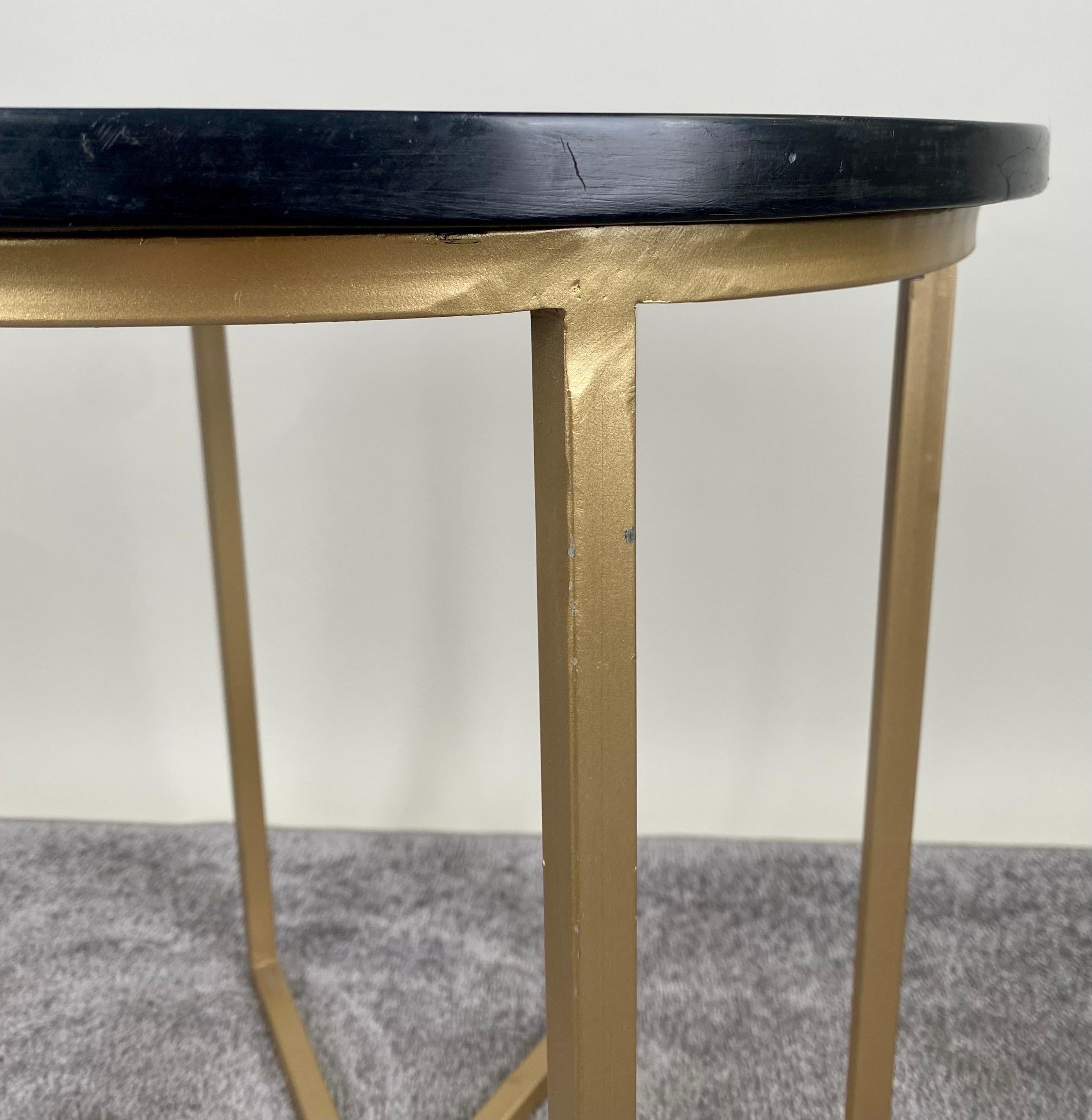 Boho Chic Moorish Design Round Side / End Table with Black Resin Top & Brass  In Good Condition For Sale In Plainview, NY