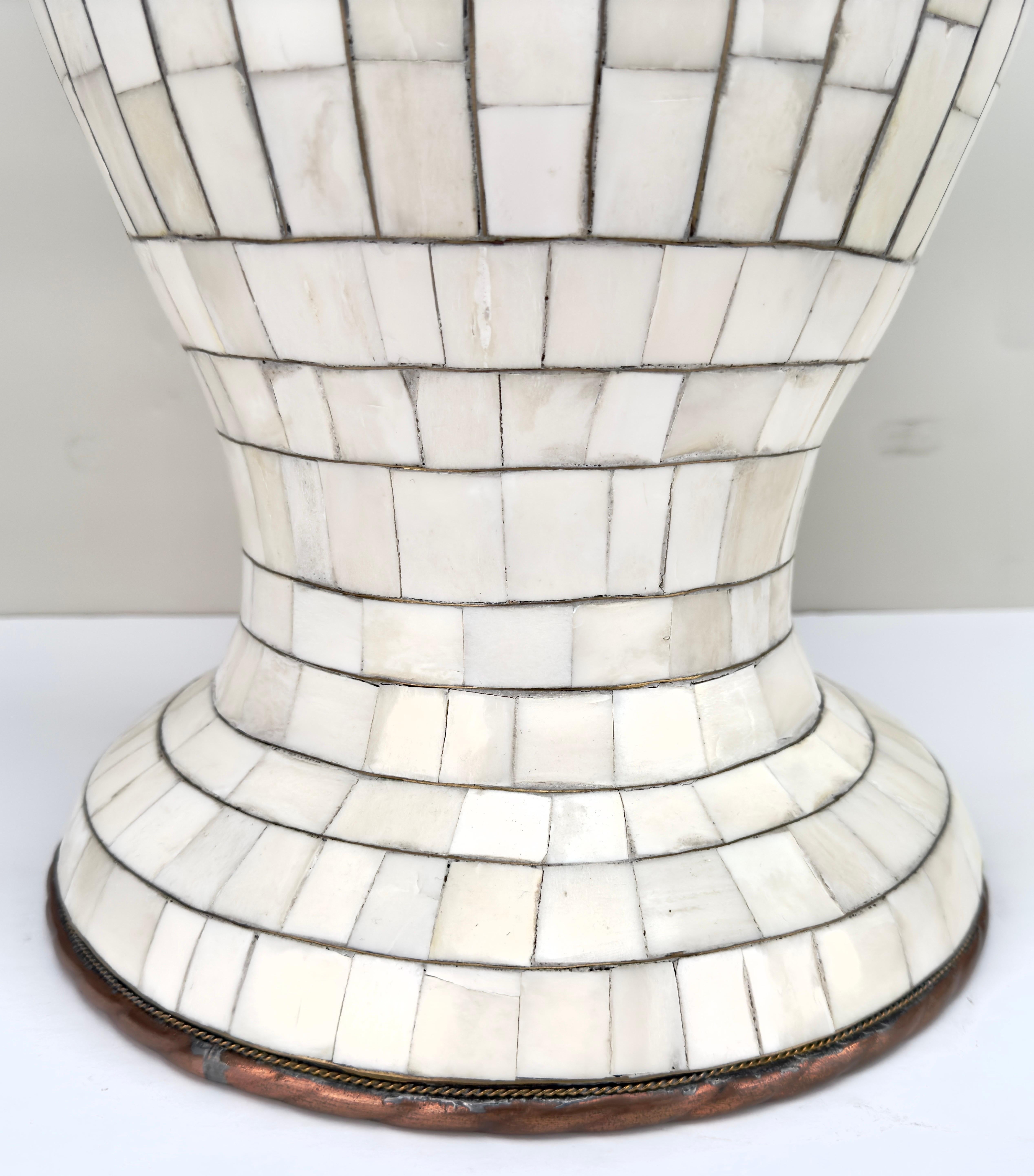 Mid-Century Off-White Mosaic Natural Bone with Brass Inlay Urn or Vase For Sale 2