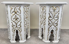 Mesa auxiliar o auxiliar de estilo marroquí Hollywood Regency Blanca con diseño dorado, Pareja