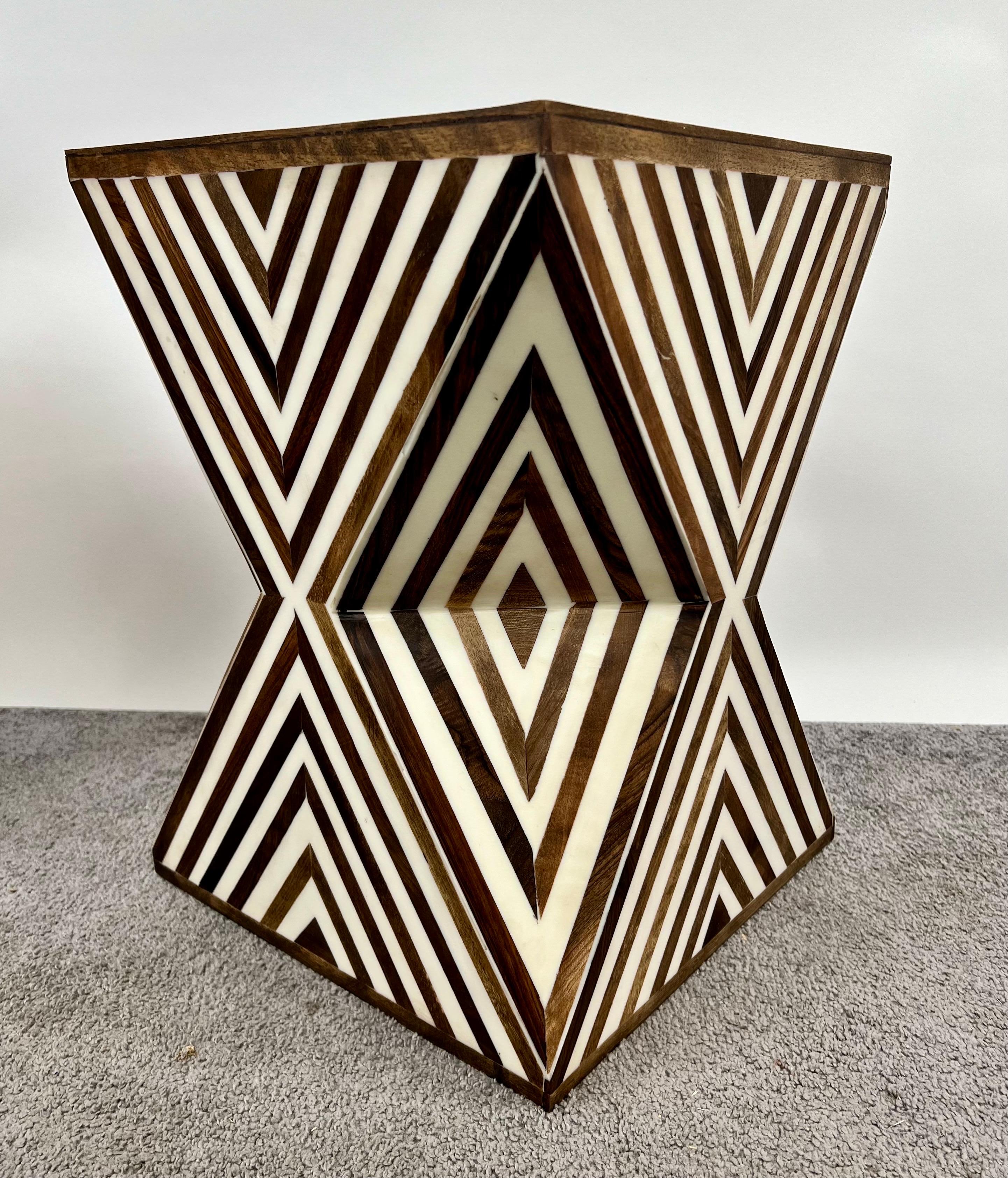 Art Deco Style Sculptural White & walnut Resin Side or End Table, a Pair For Sale 3