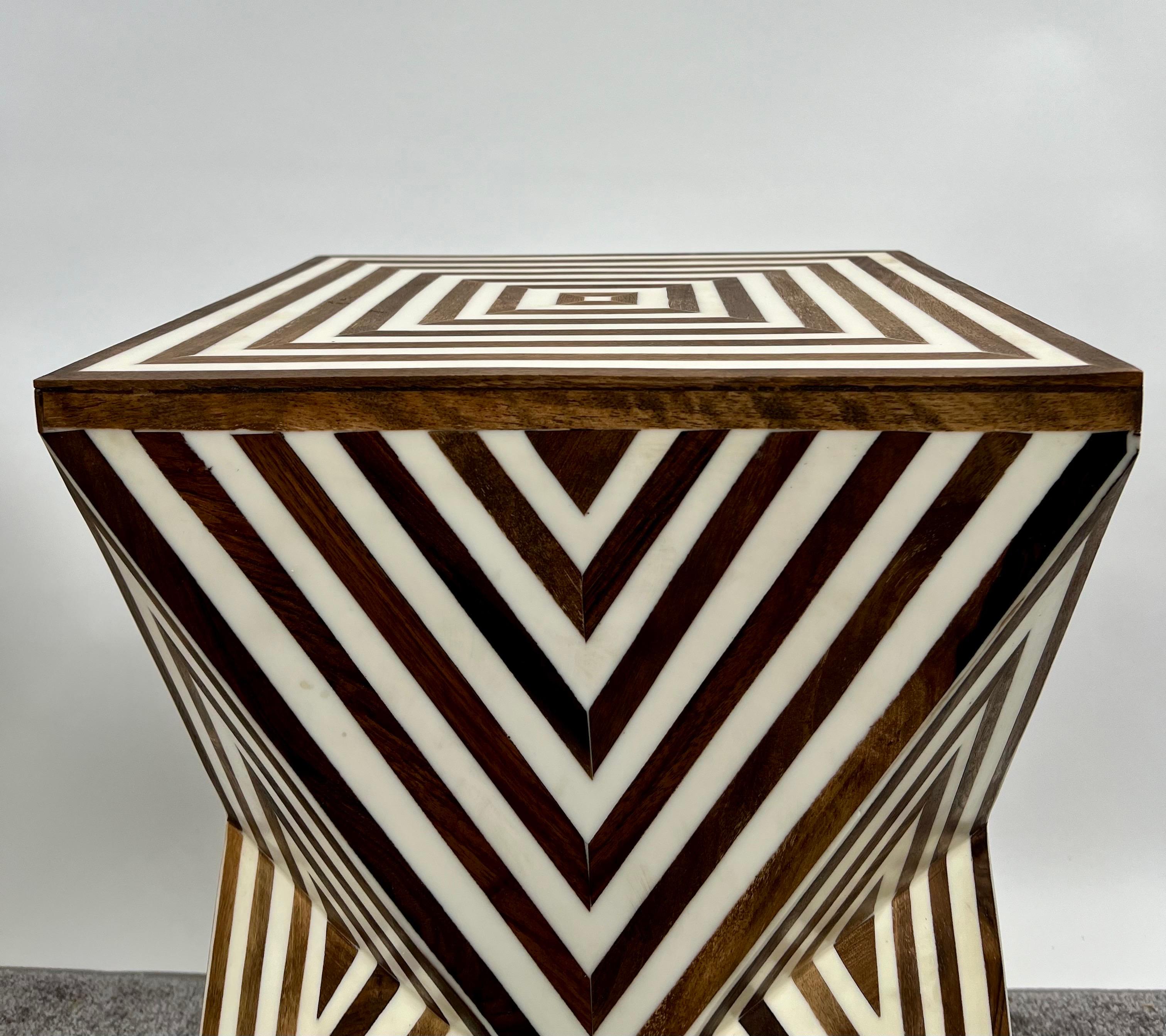 Art Deco Style Sculptural White & walnut Resin Side or End Table, a Pair For Sale 5