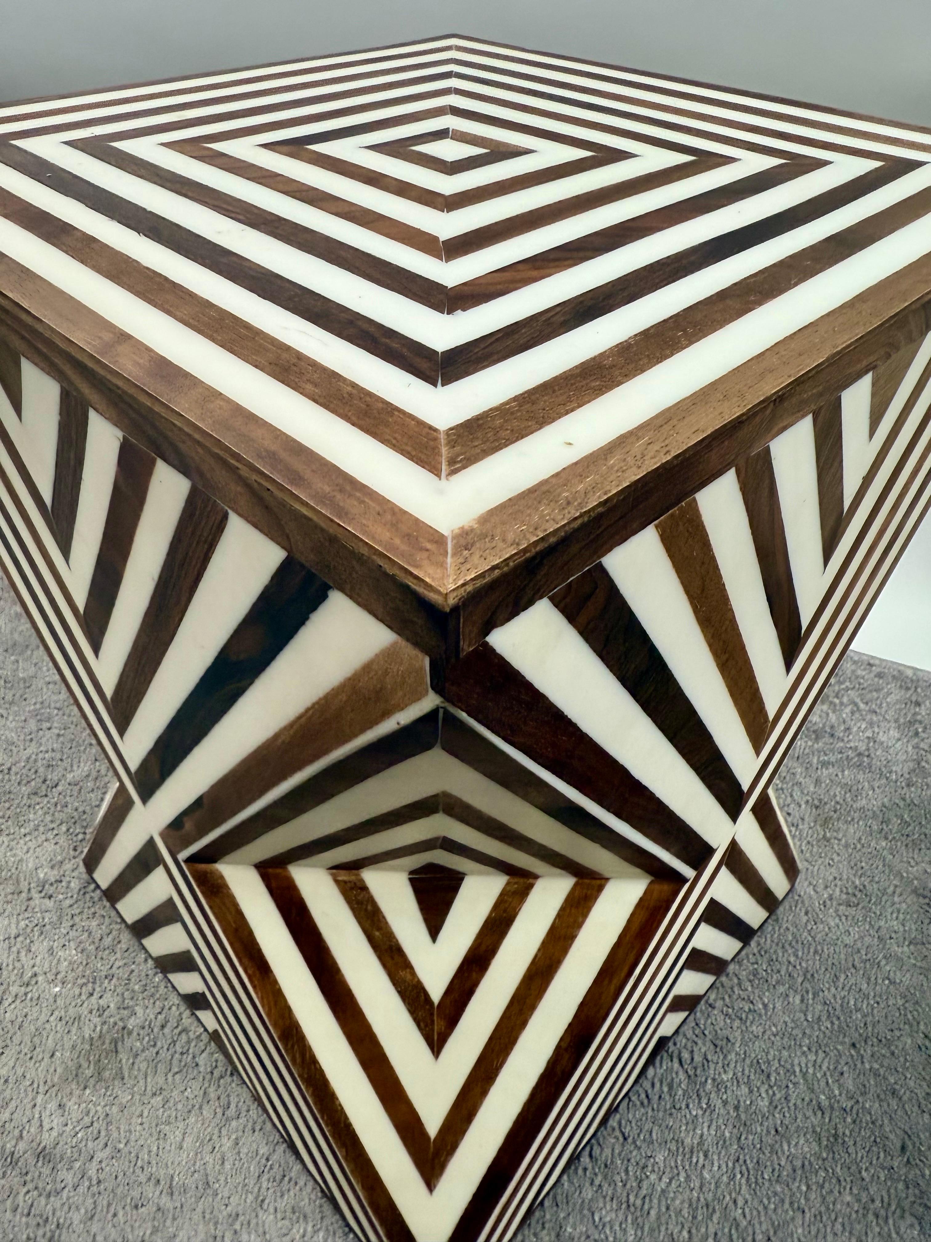 Art Deco Style Sculptural White & walnut Resin Side or End Table, a Pair For Sale 10