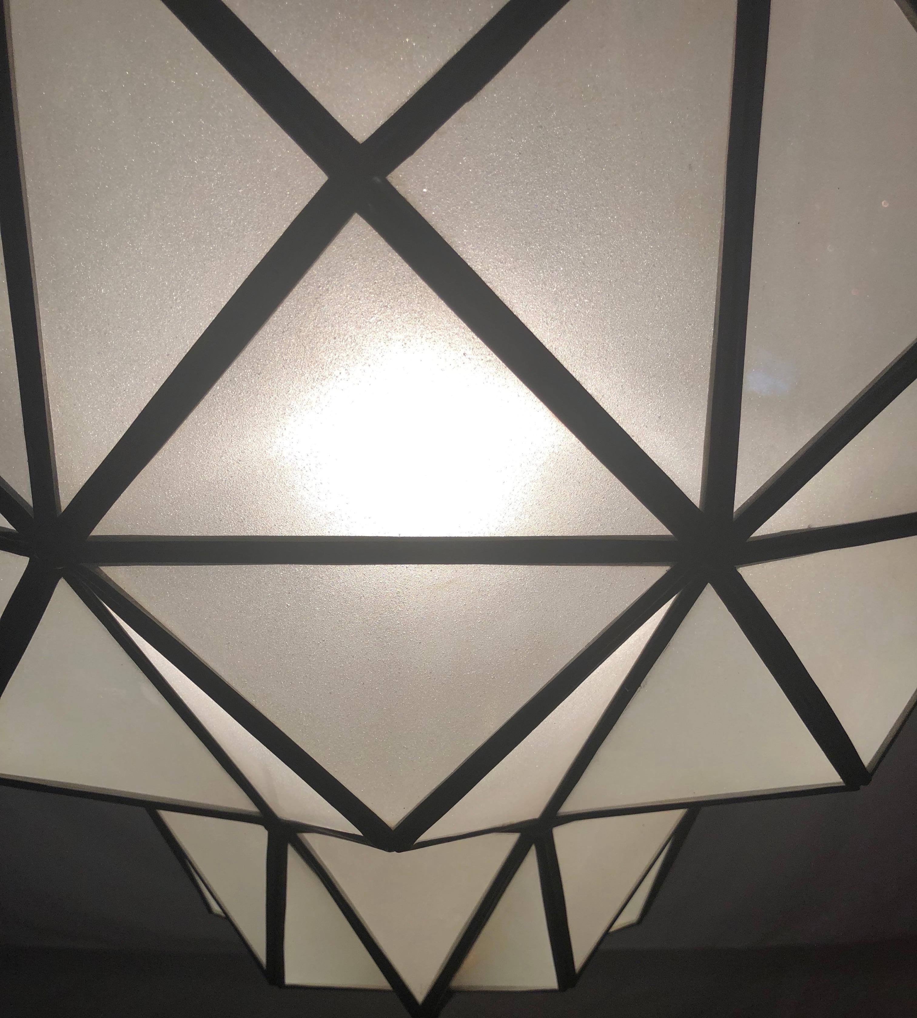 Grande lampadario Art Deco bianco latte, pendente o lanterna a forma di cupola, una coppia in vendita 9