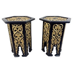 Mesa auxiliar o auxiliar de estilo marroquí Hollywood Regency Negra con diseño dorado, Pareja