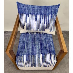 Sedia da salotto in noce in stile Art Deco con tessuto boucle blu e bianco