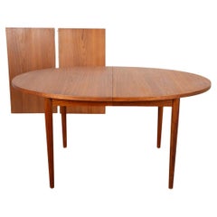 Table de salle à manger à rallonge ovale en teck du milieu du siècle