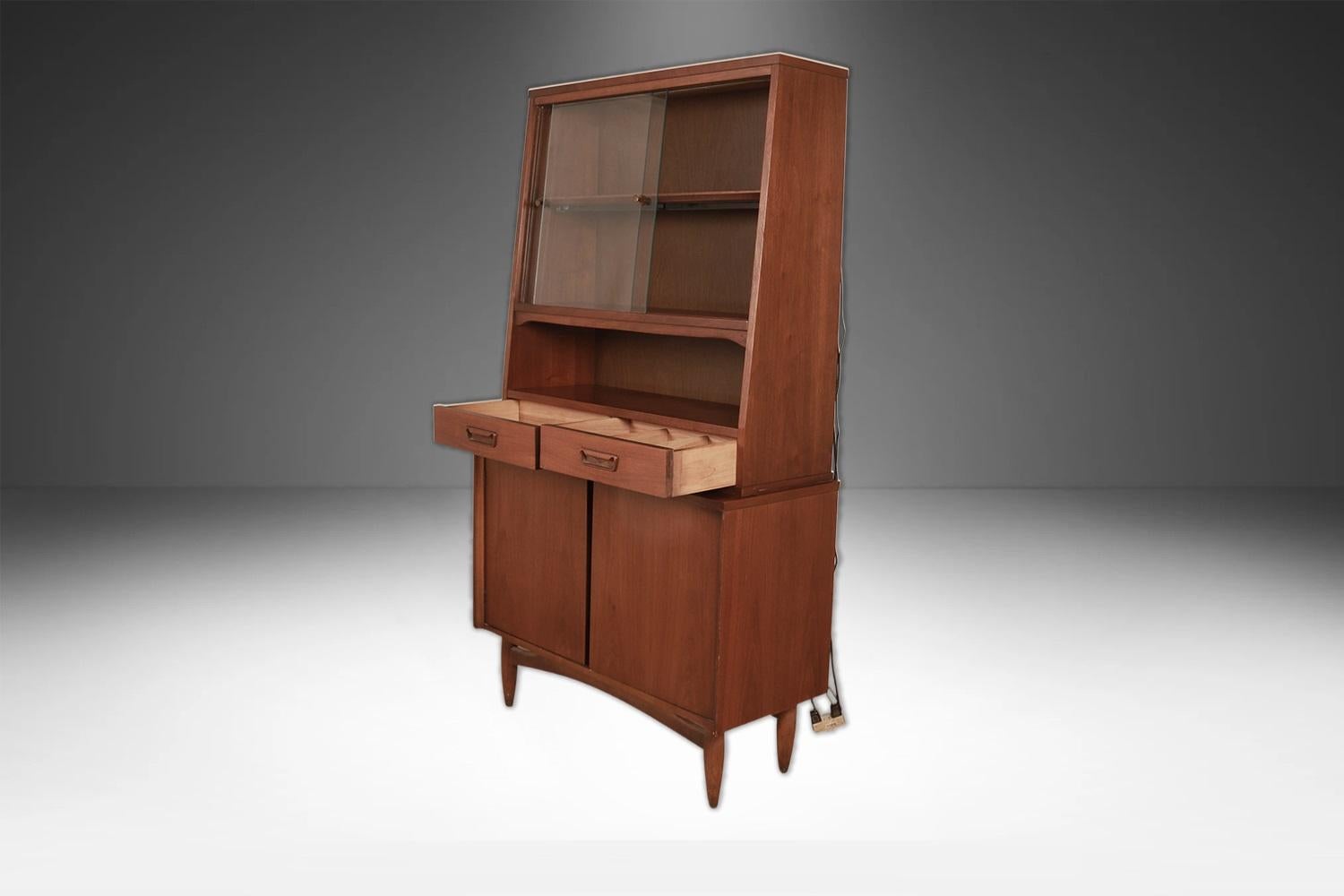 Mid-Century Walnut China Cabinet Buffet Hutch In Fair Condition For Sale In Baltimore, MD