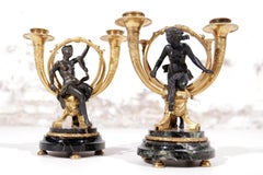 Paire de candélabres figuratifs en bronze doré et patiné de style Empire français, vers 1810