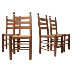 Vierer-Set rustikaler französischer Esszimmerstühle mit Leiterlehne und Binsensitzen, um 1960