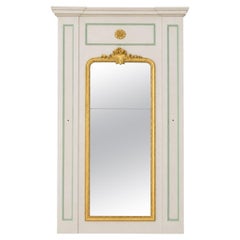 Grande pannello a specchio in stile Luigi XVI francese con elementi antichi in legno dorato