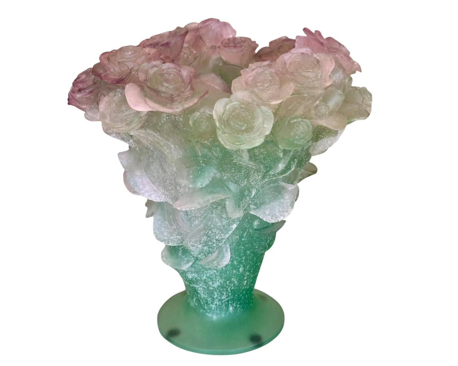 Fine XX secolo Vaso grande di rose in vetro Greene & Greene Daum in vendita
