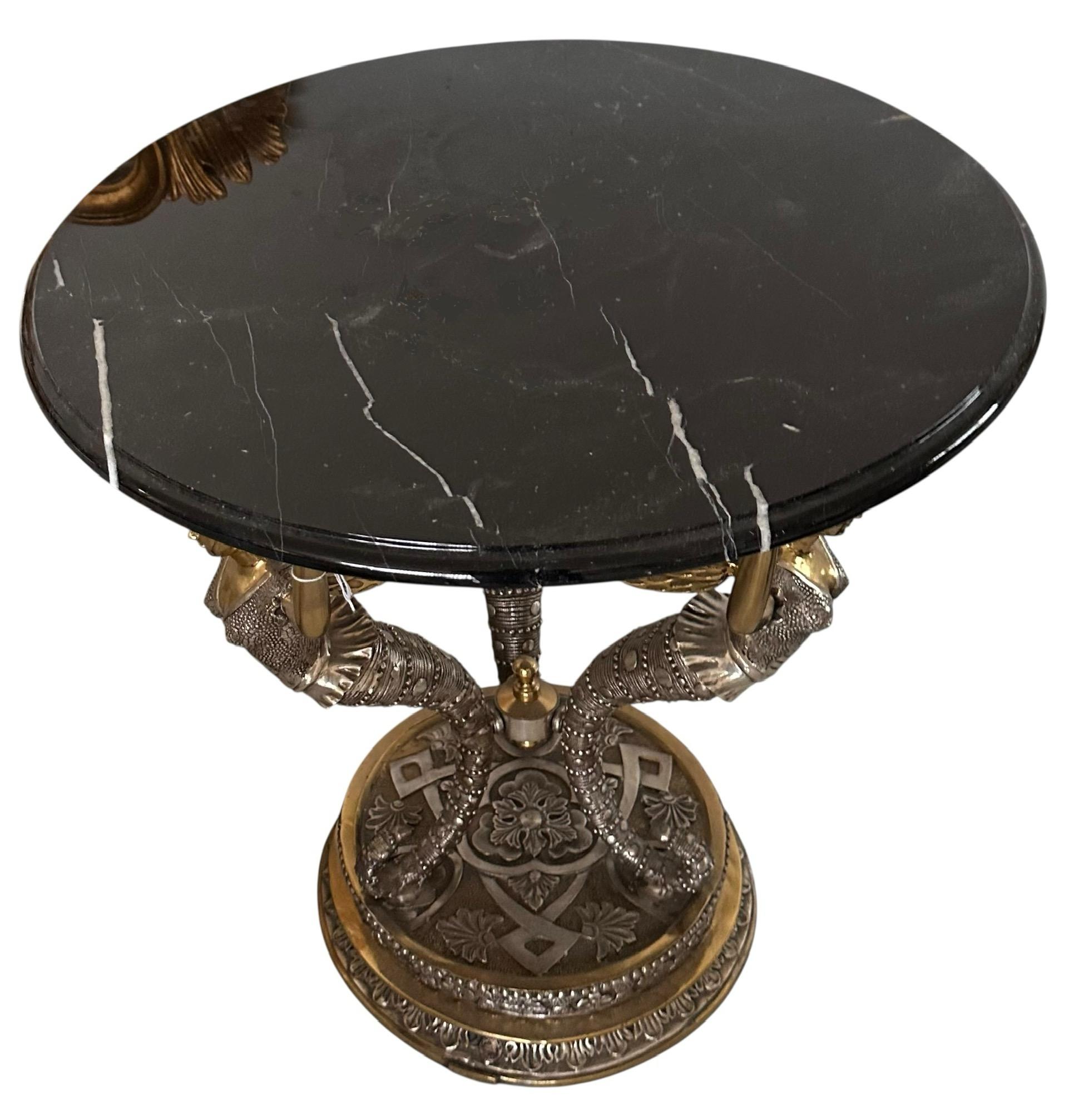 Tavolino scultoreo in bronzo francese di Jules Moigniez - 1 di 2 disponibili.