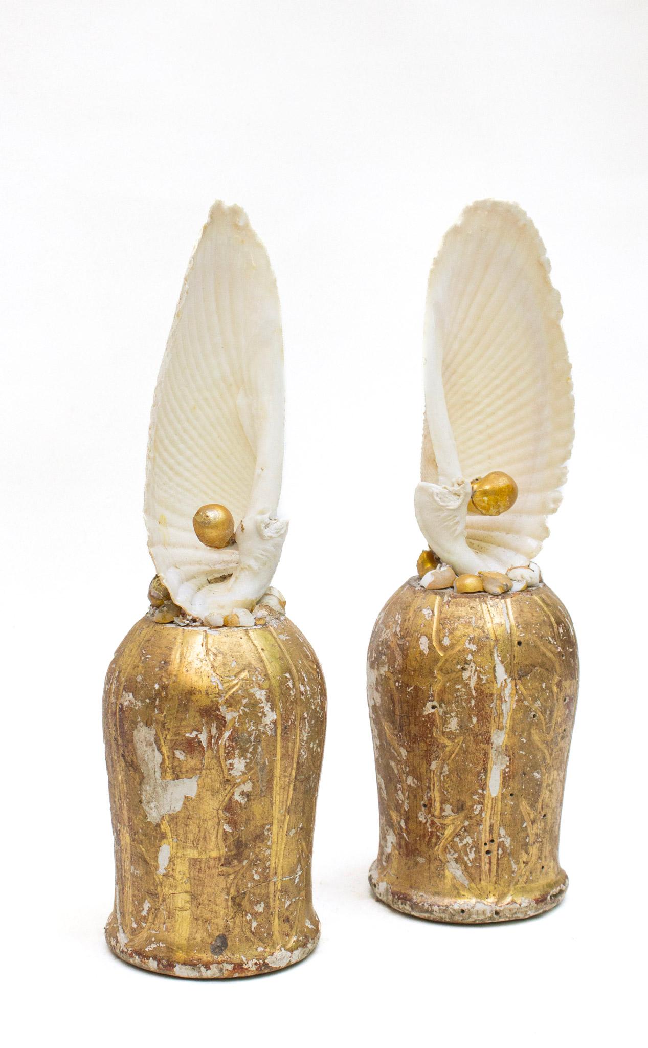 Pair of 18th Century Italian Gilded Bases with Angel Wing Shells and Pearls For Sale 1